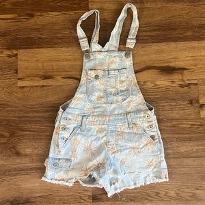 *BOGO* Super Cute Daisy Overalls